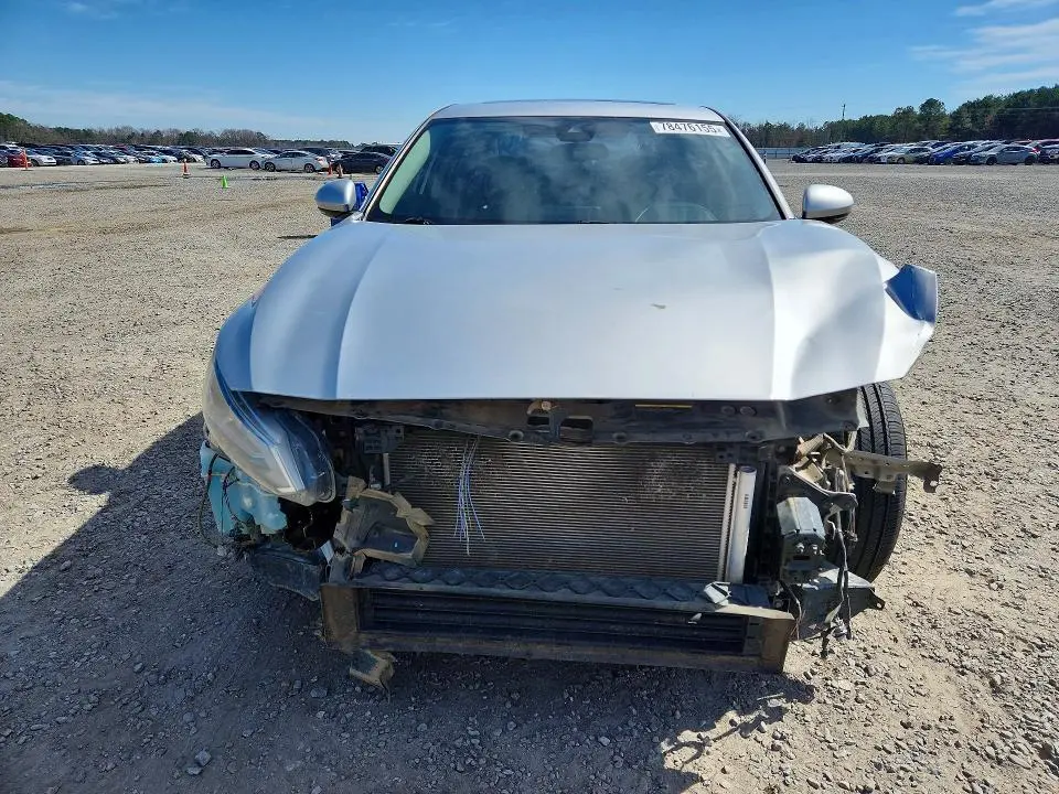 2021 NISSAN ALTIMA SV  