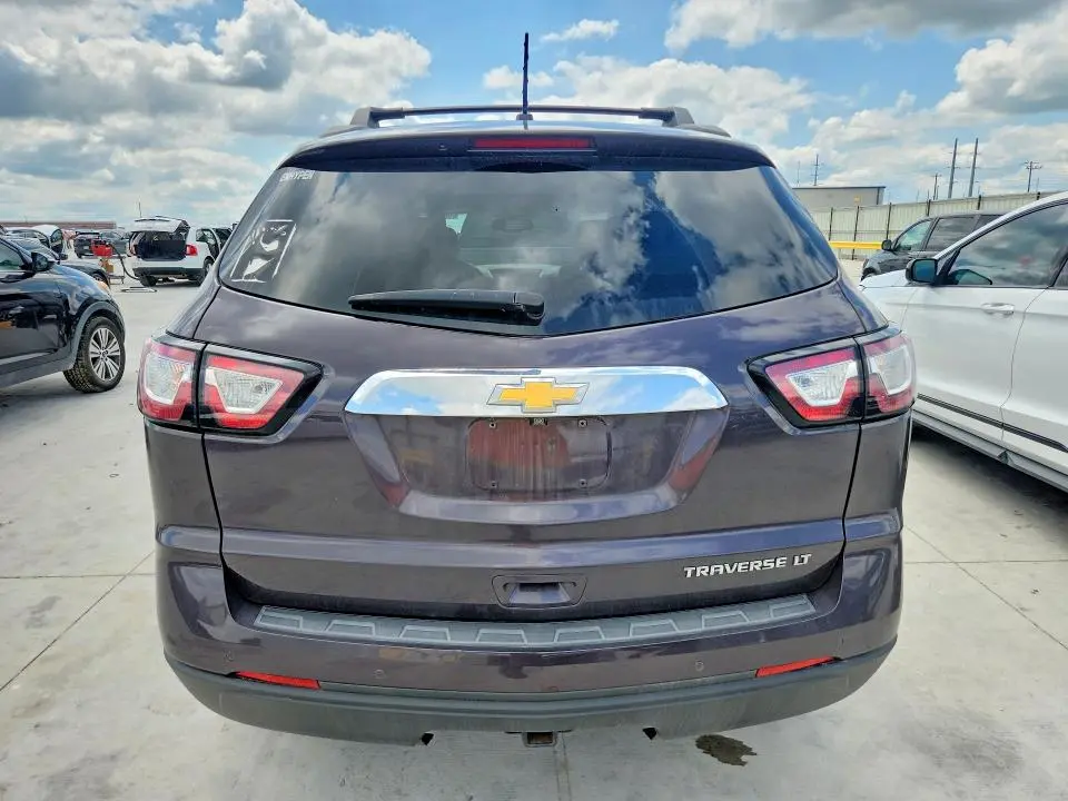 2015 CHEVROLET TRAVERSE LT  