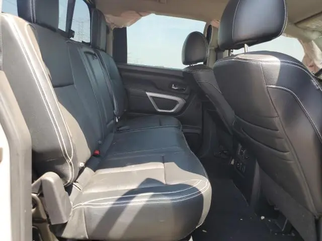 2017 NISSAN TITAN SV  