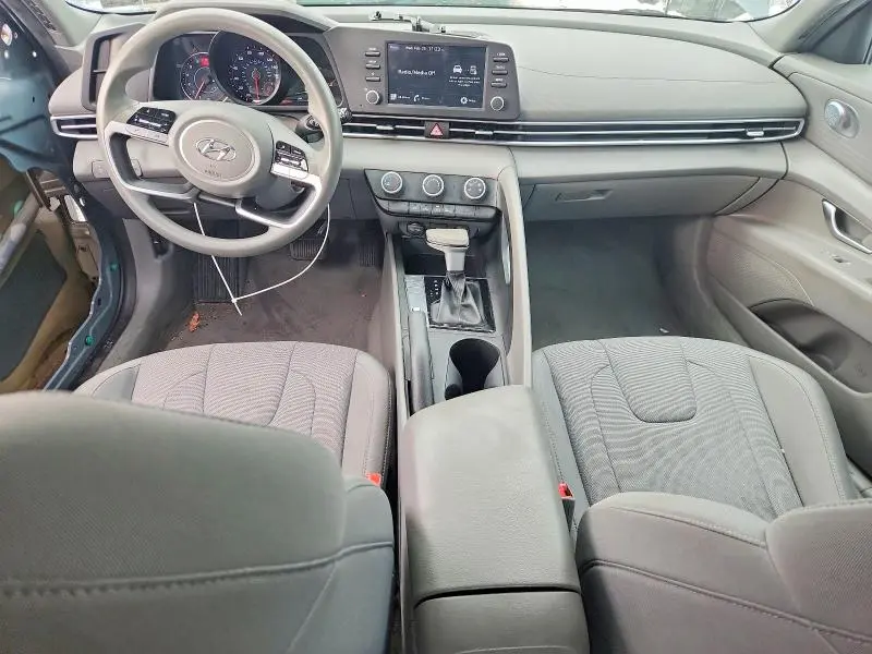 2021 HYUNDAI ELANTRA SE  