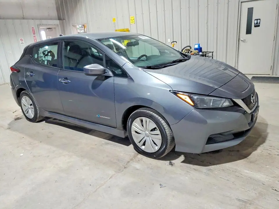2019 NISSAN LEAF S  