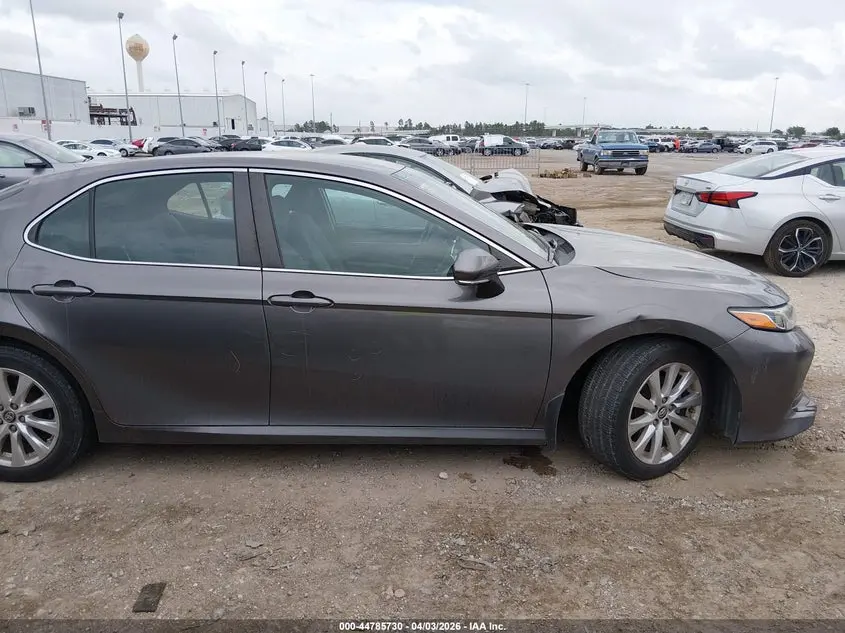 2018 TOYOTA CAMRY LE