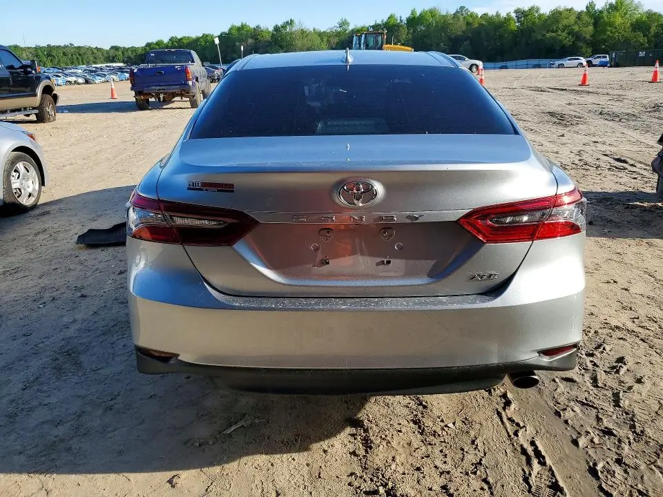 2023 TOYOTA CAMRY XLE  