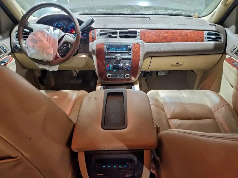 2010 CHEVROLET AVALANCHE LT  