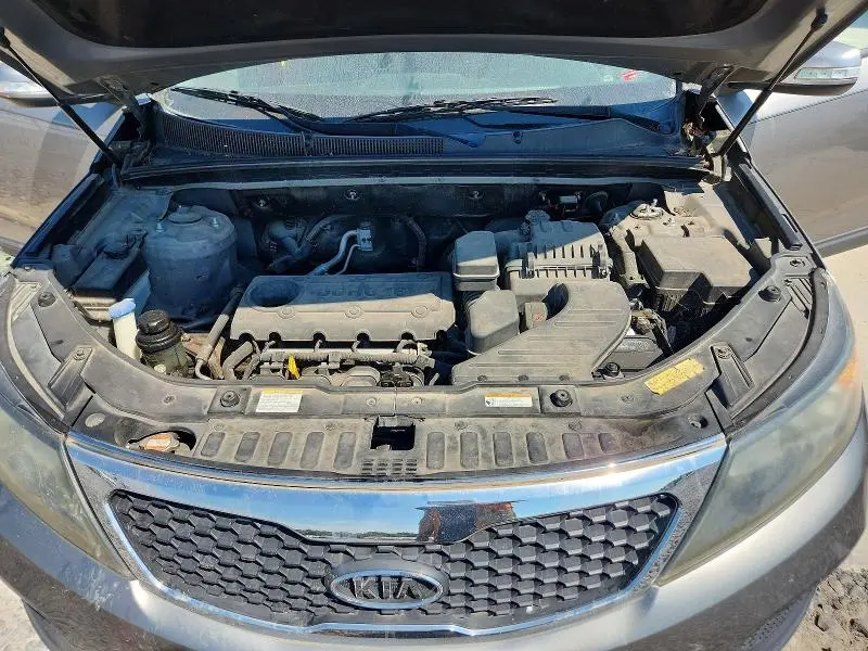 2013 KIA SORENTO LX  