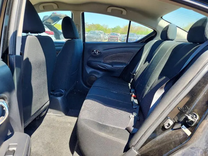 2019 NISSAN VERSA SV  