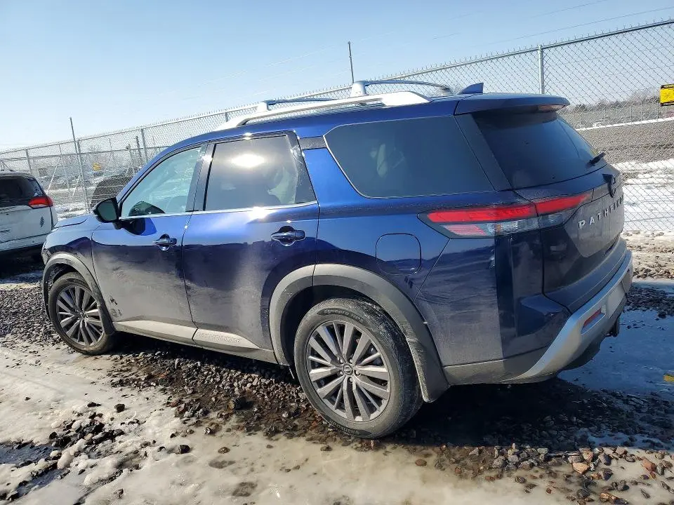 2023 NISSAN PATHFINDER SL  