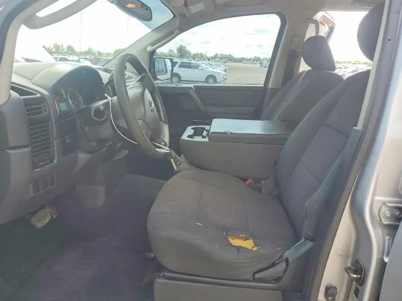 2010 NISSAN TITAN XE  