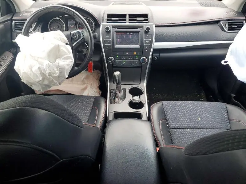 2015 TOYOTA CAMRY SE  