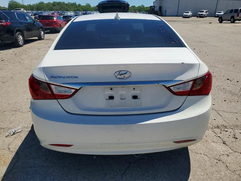 2011 HYUNDAI SONATA GLS  
