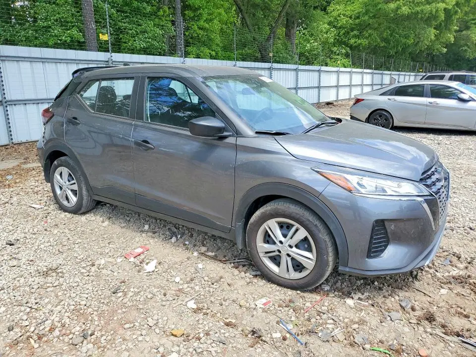 2024 NISSAN KICKS S  