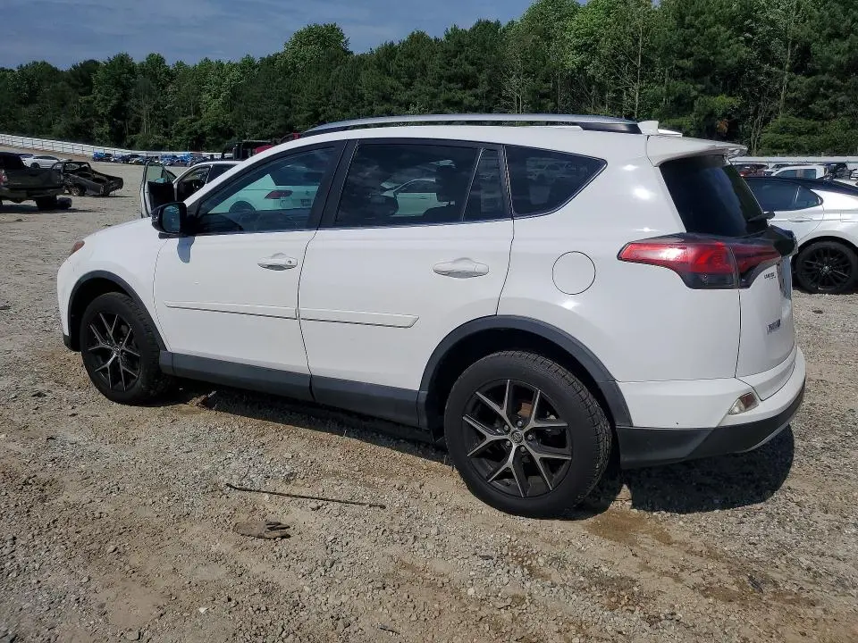 2016 TOYOTA RAV4 SE  