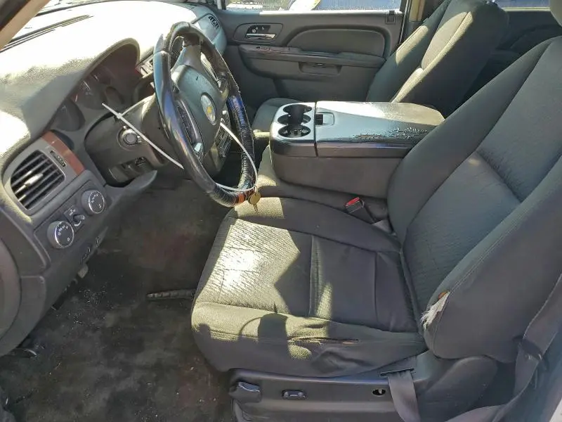 2011 CHEVROLET SUBURBAN K2500 LS  