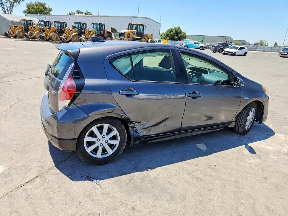2017 TOYOTA PRIUS C TWO  