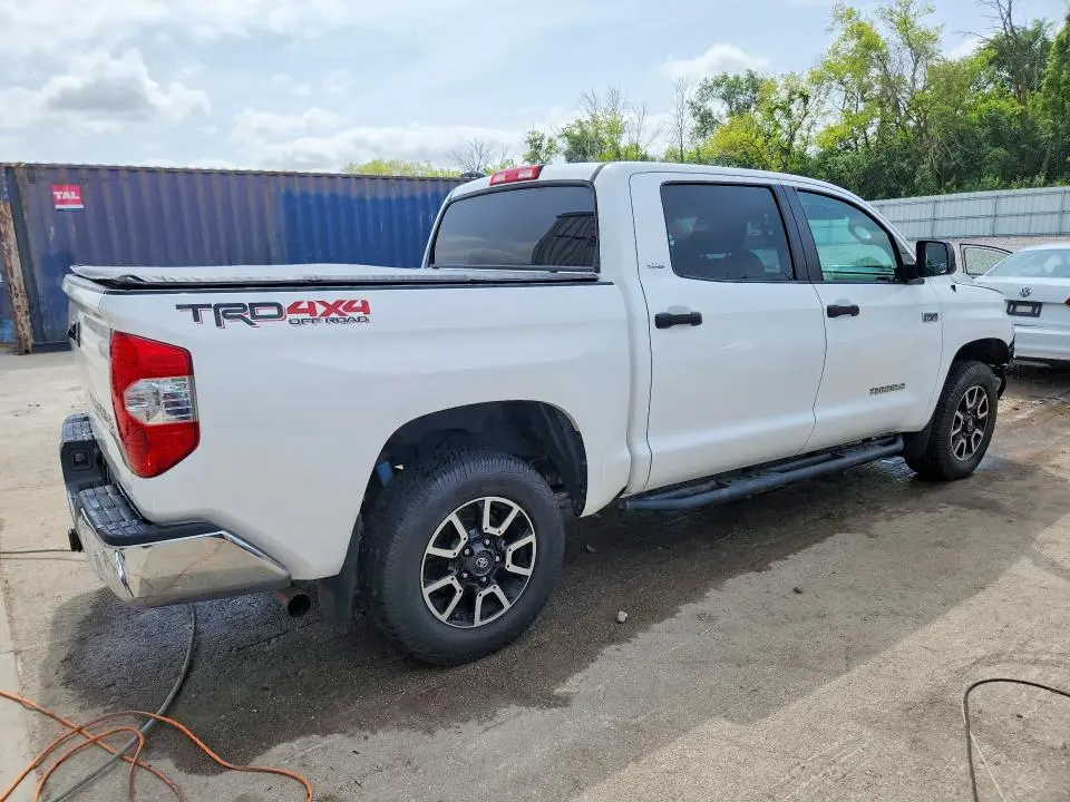 2018 TOYOTA TUNDRA CREWMAX SR5  