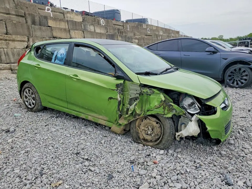 2012 HYUNDAI ACCENT GS  