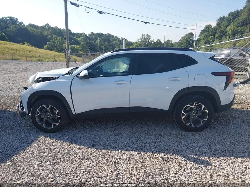 2025 CHEVROLET TRAX FWD LT