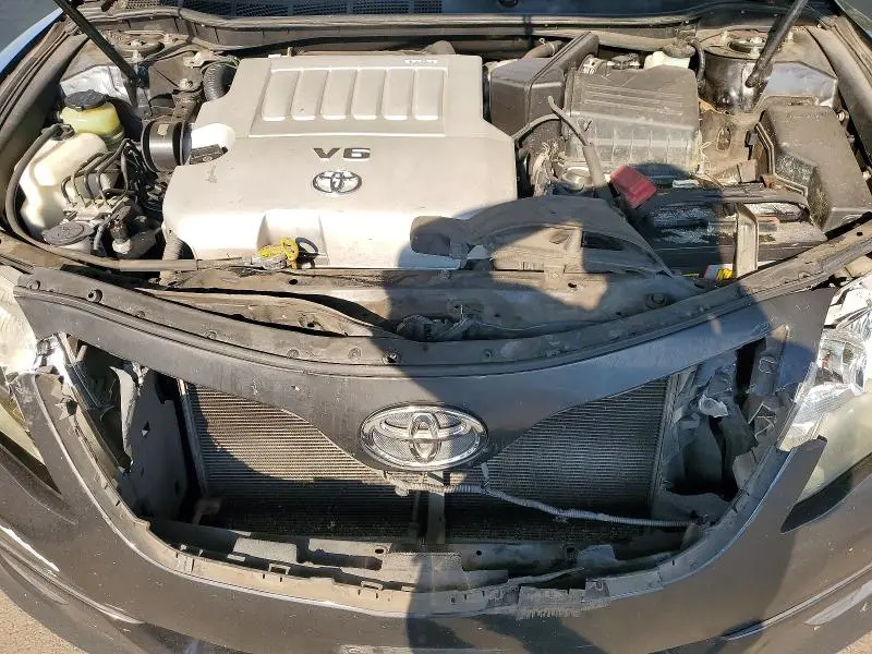 2011 TOYOTA CAMRY SE V6  