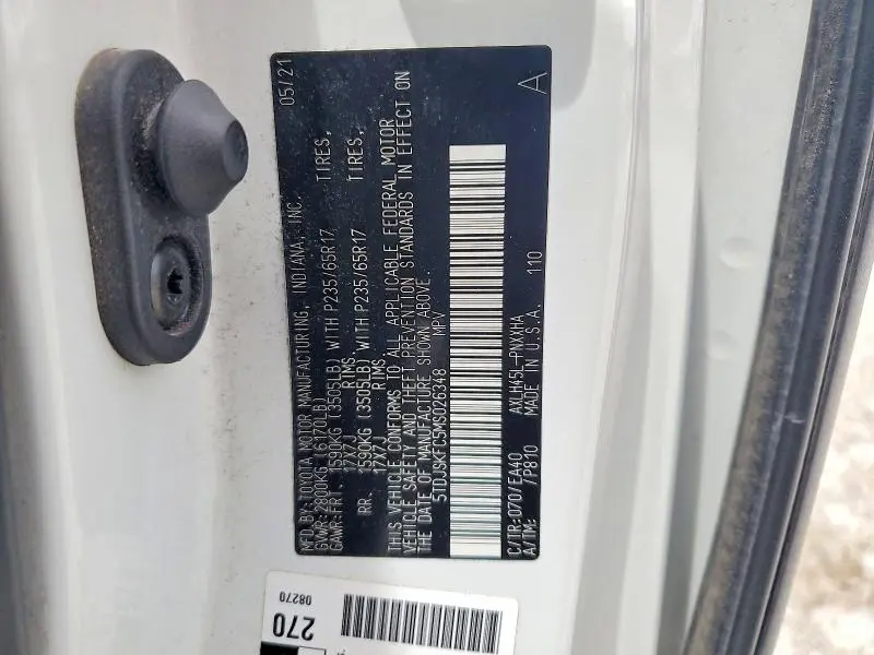 2021 TOYOTA SIENNA XLE  