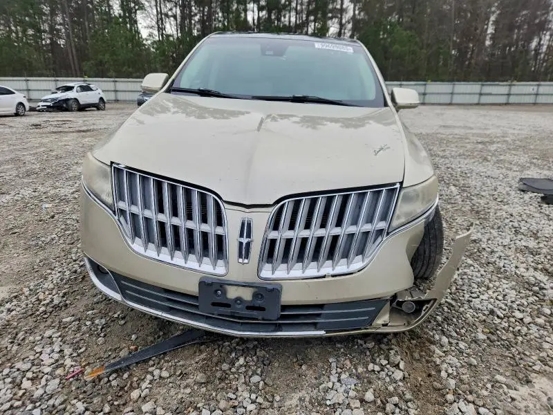 2010 LINCOLN MKT   