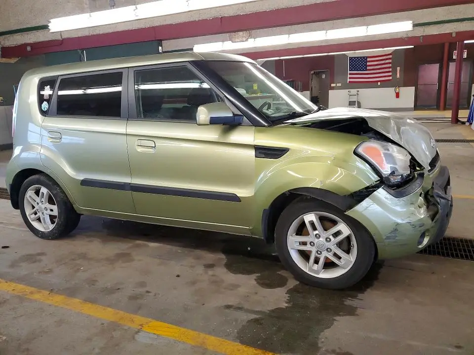 2010 KIA SOUL +  
