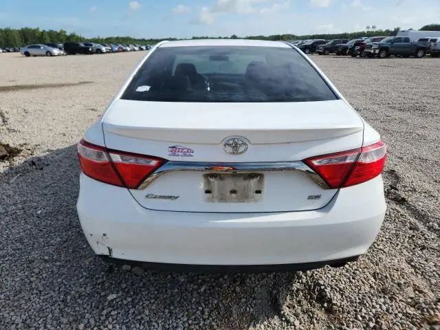2015 TOYOTA CAMRY SE  