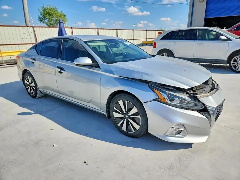 2019 NISSAN ALTIMA SV  