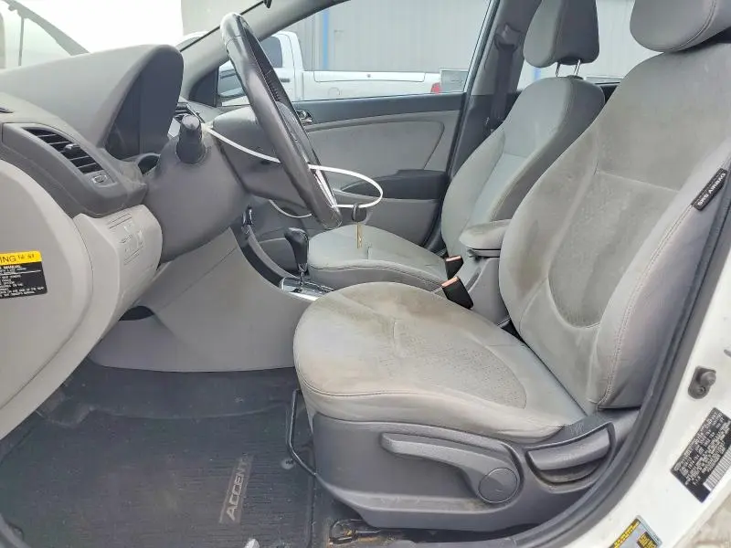 2013 HYUNDAI ACCENT SE  