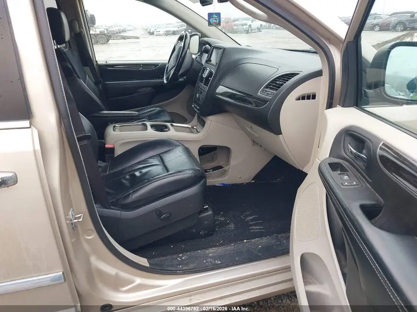 2015 CHRYSLER TOWN & COUNTRY LIMITED PLATINUM