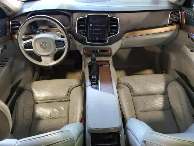 2016 VOLVO XC90 T6  