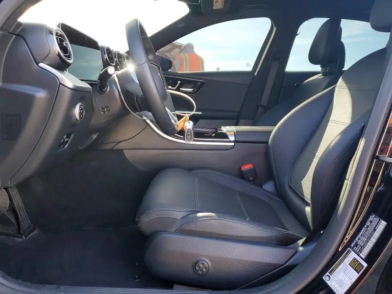 2025 MERCEDES-BENZ C 300  