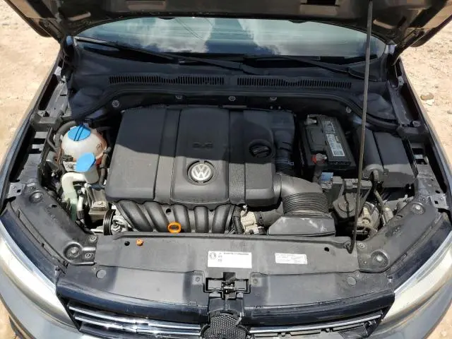 2013 VOLKSWAGEN JETTA SE  