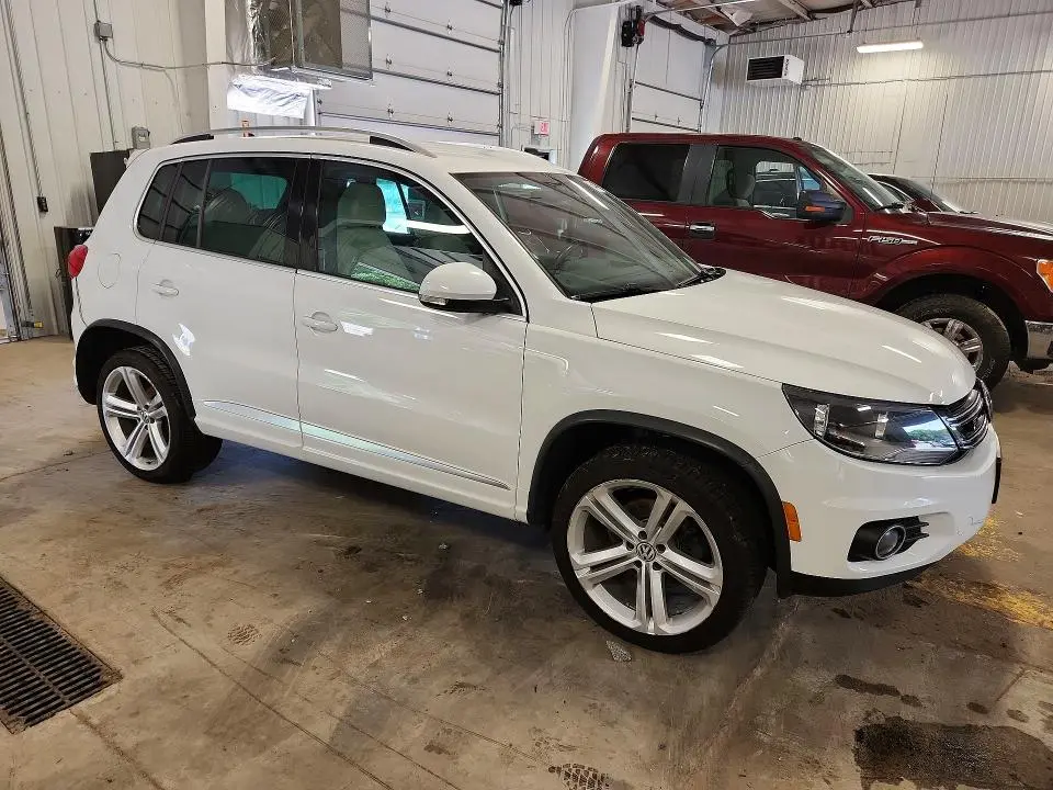 2016 VOLKSWAGEN TIGUAN S  