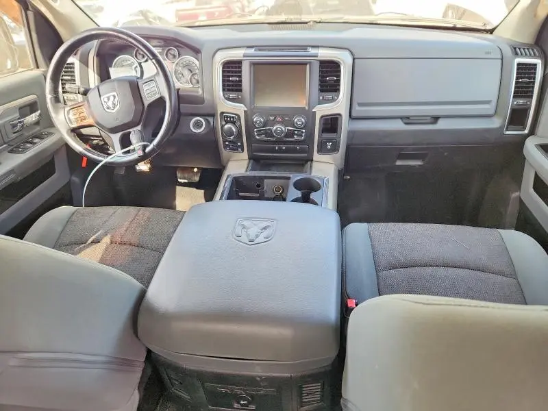2013 RAM 1500 SLT  