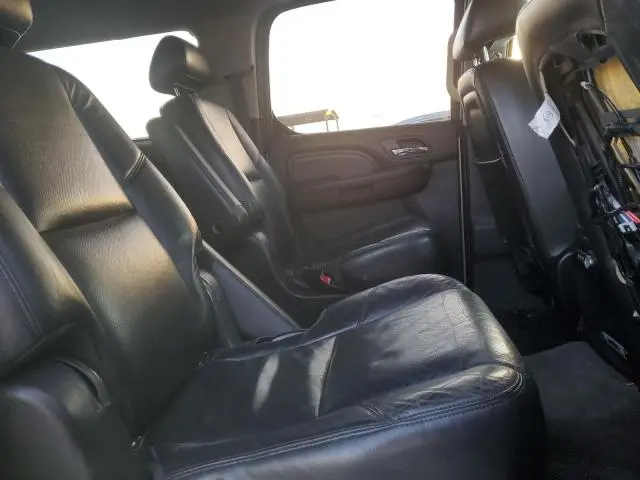 2010 CADILLAC ESCALADE ESV PREMIUM  