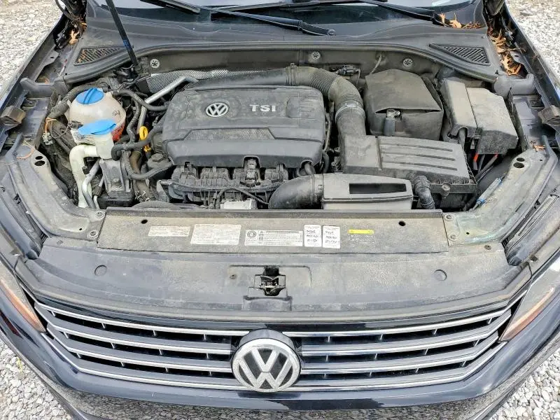 2017 VOLKSWAGEN PASSAT SE  