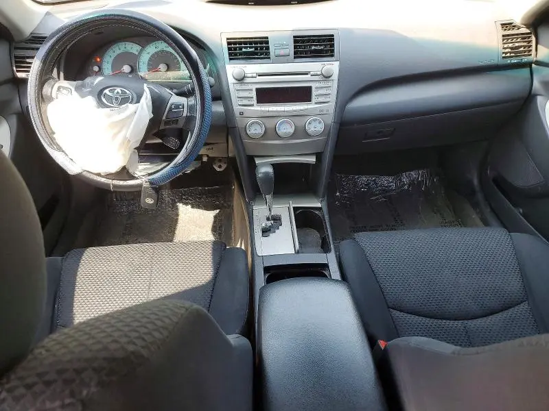 2011 TOYOTA CAMRY SE  