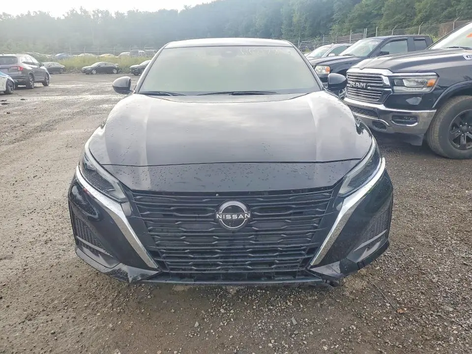 2023 NISSAN ALTIMA SV  