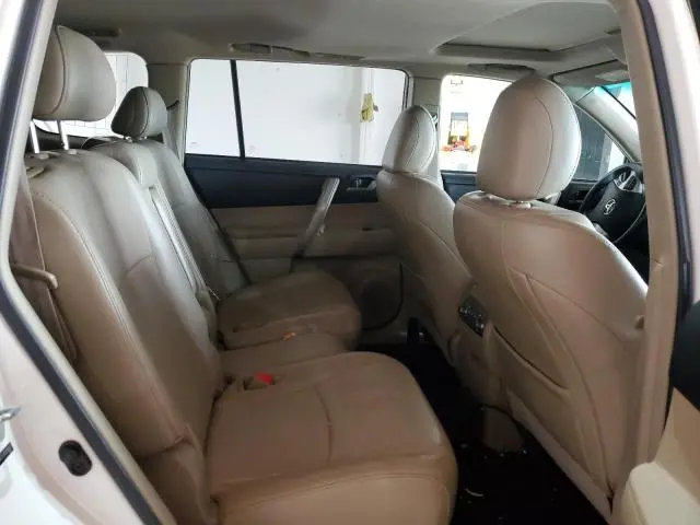 2013 TOYOTA HIGHLANDER BASE