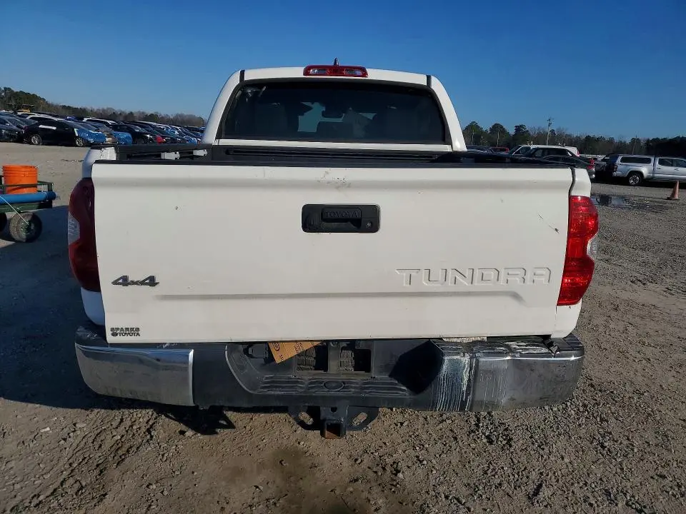 2020 TOYOTA TUNDRA CREWMAX SR5  