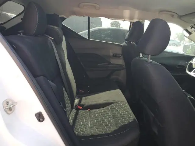 2021 NISSAN KICKS S  