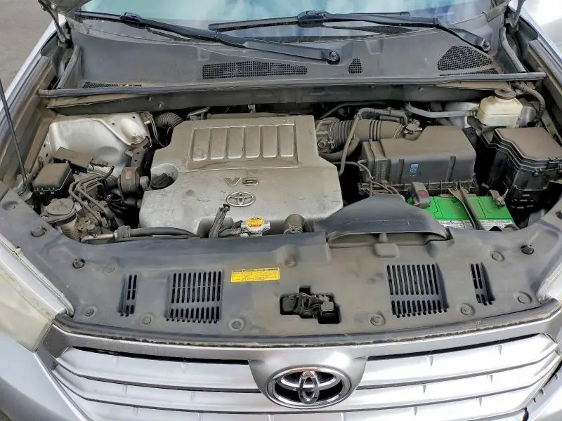 2011 TOYOTA HIGHLANDER BASE  