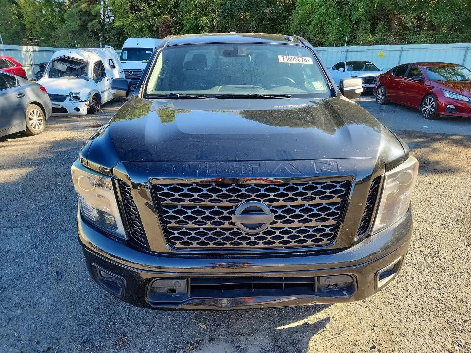 2019 NISSAN TITAN SV  