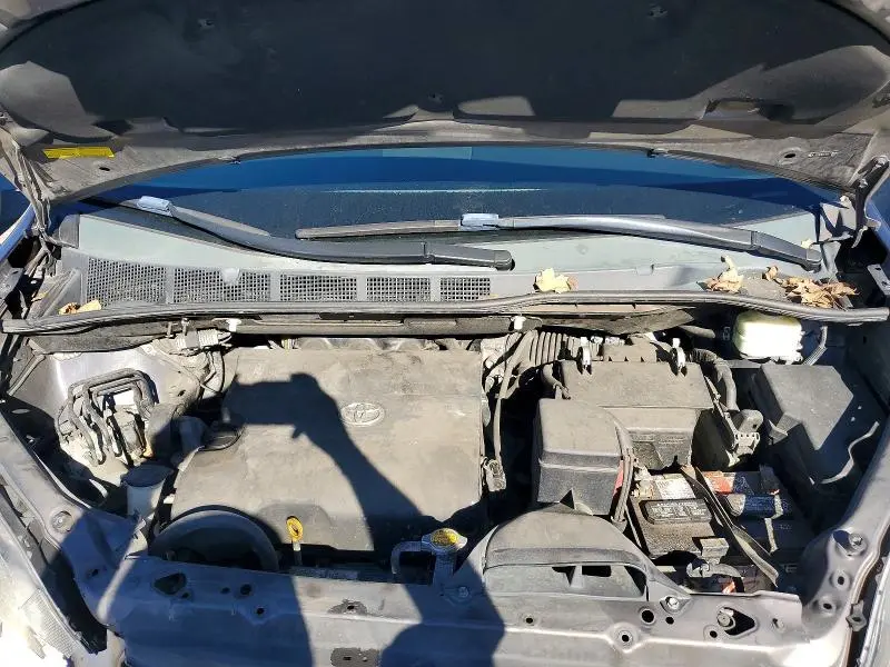 2011 TOYOTA SIENNA LE 8-PASSENGER  