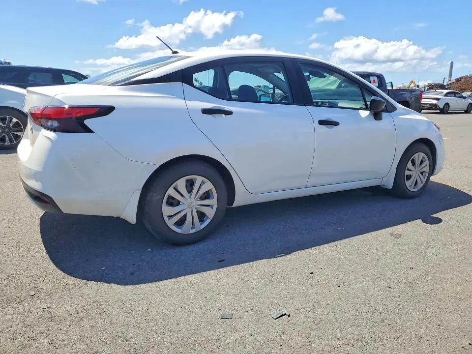 2022 NISSAN VERSA S  