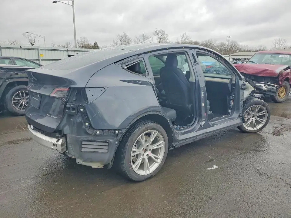 2024 TESLA MODEL Y   