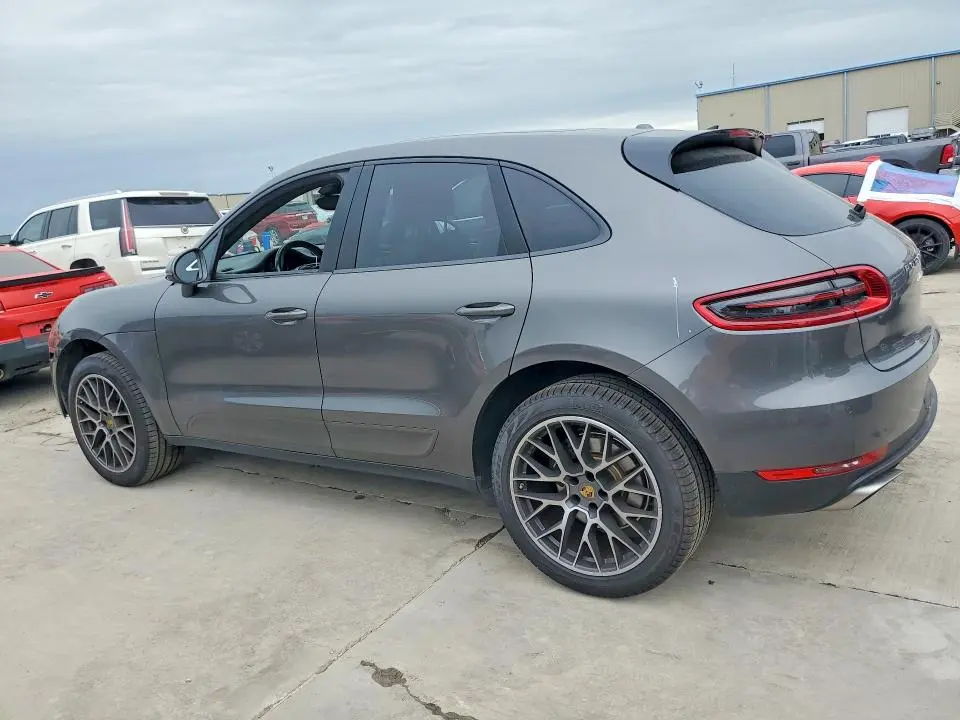 2018 PORSCHE MACAN   