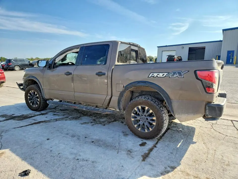 2020 NISSAN TITAN PRO-4X  