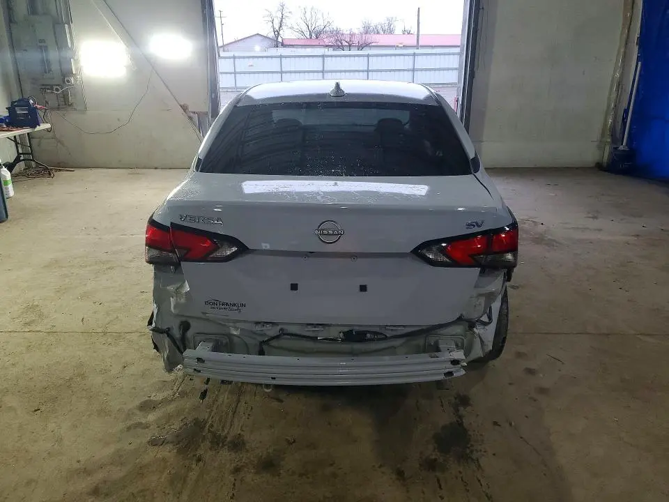 2023 NISSAN VERSA SV  