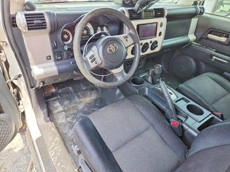 2011 TOYOTA FJ CRUISER BASE  